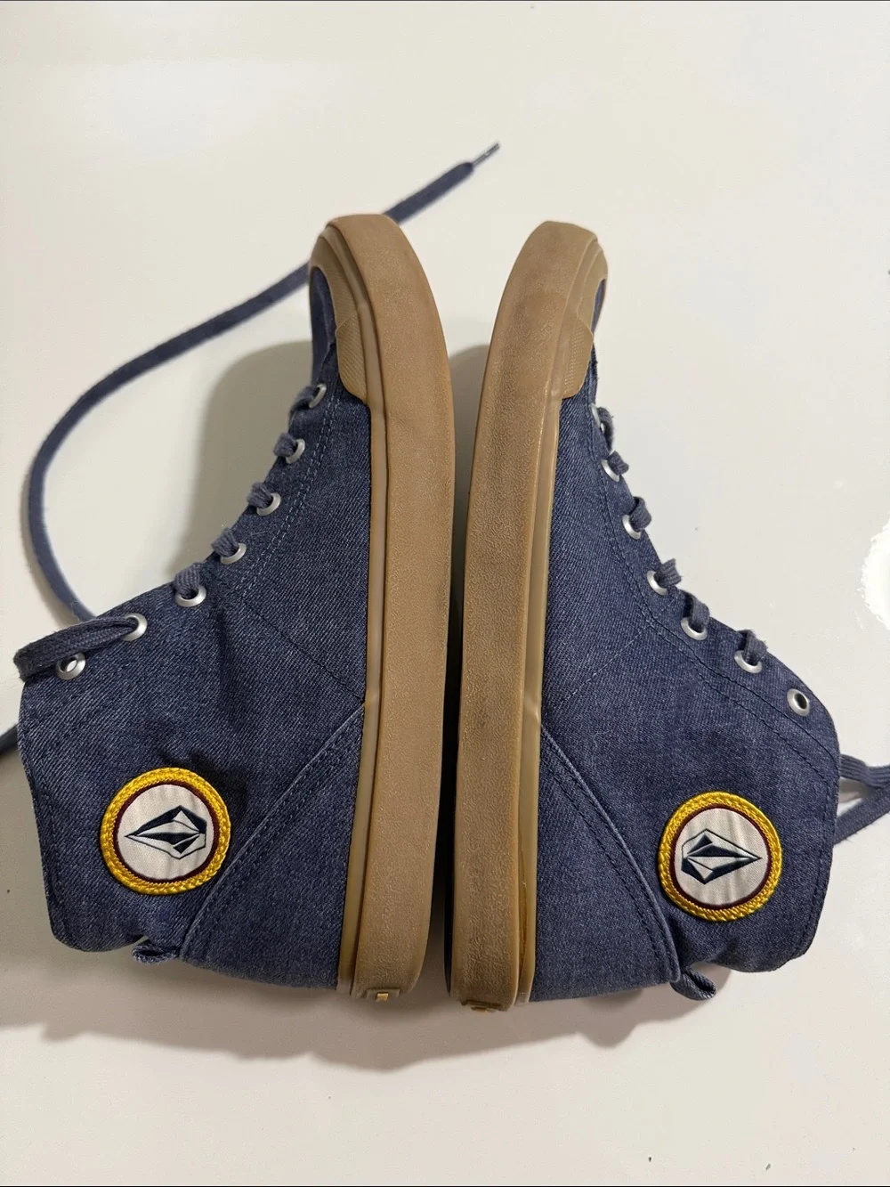 Volcom Men's High-Top Denim Sneakers in Navy and Gum Sz10